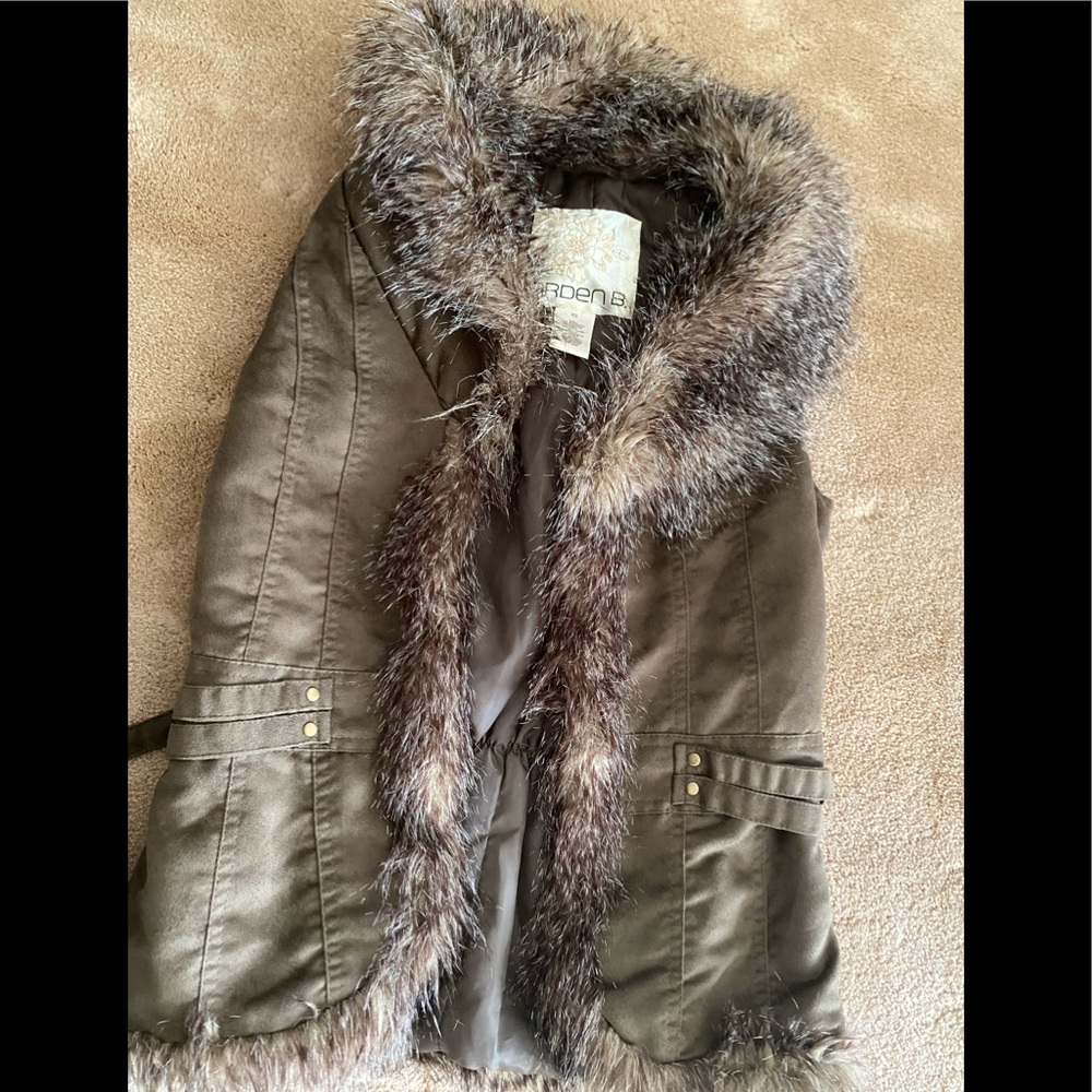 Arden B fur trim vest
